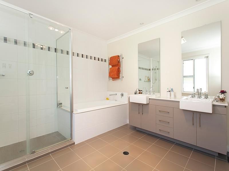 27 Ellington Street, Tarragindi QLD 4121