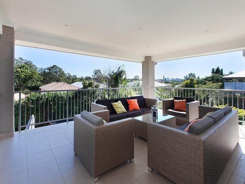 27 Ellington Street, Tarragindi QLD 4121