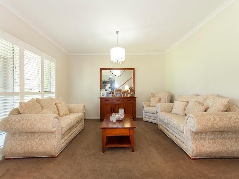 27 Ellington Street, Tarragindi QLD 4121