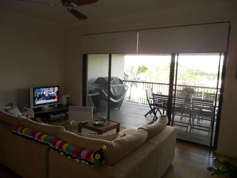 2/96 Railway Parade, Norman Park QLD 4170