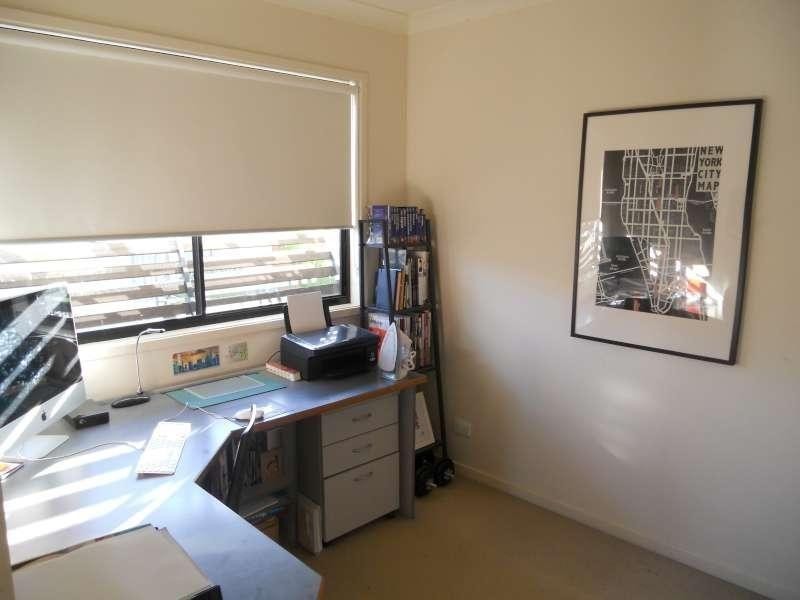 2/96 Railway Parade, Norman Park QLD 4170