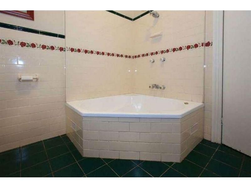 131-133 Macrossan Avenue, Norman Park QLD 4170