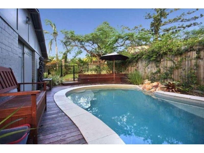 131-133 Macrossan Avenue, Norman Park QLD 4170