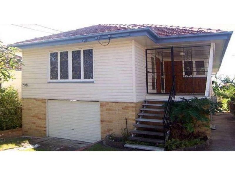 39 Headfort Street, Greenslopes QLD 4120