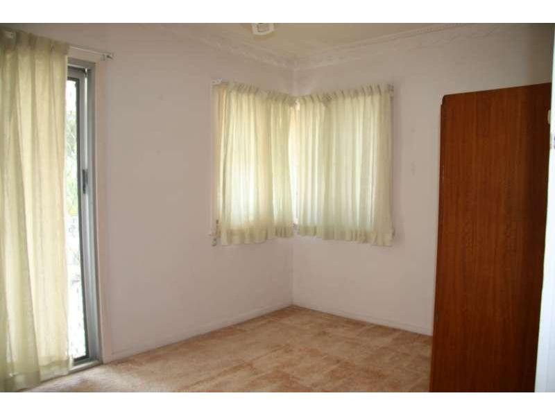 39 Headfort Street, Greenslopes QLD 4120