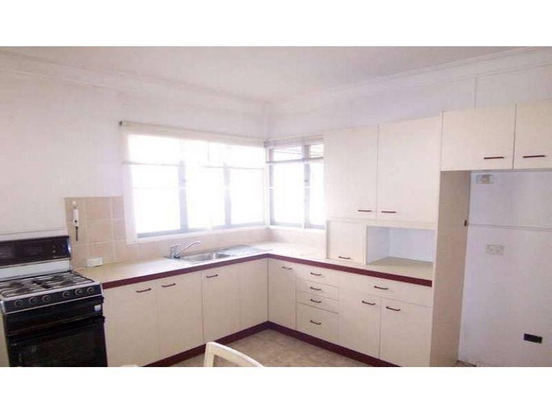 39 Headfort Street, Greenslopes QLD 4120