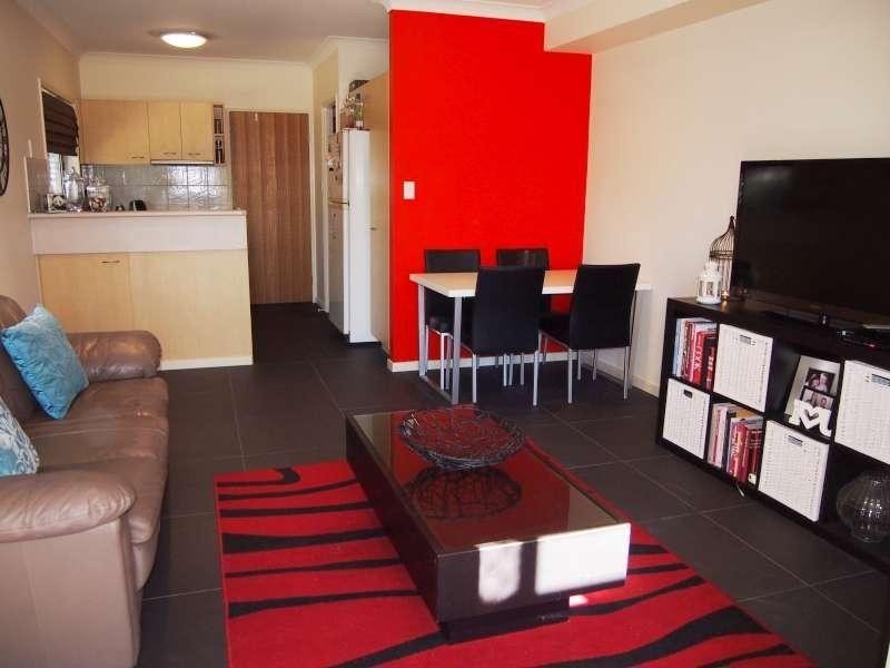 2/83 Richmond Road, Morningside QLD 4170