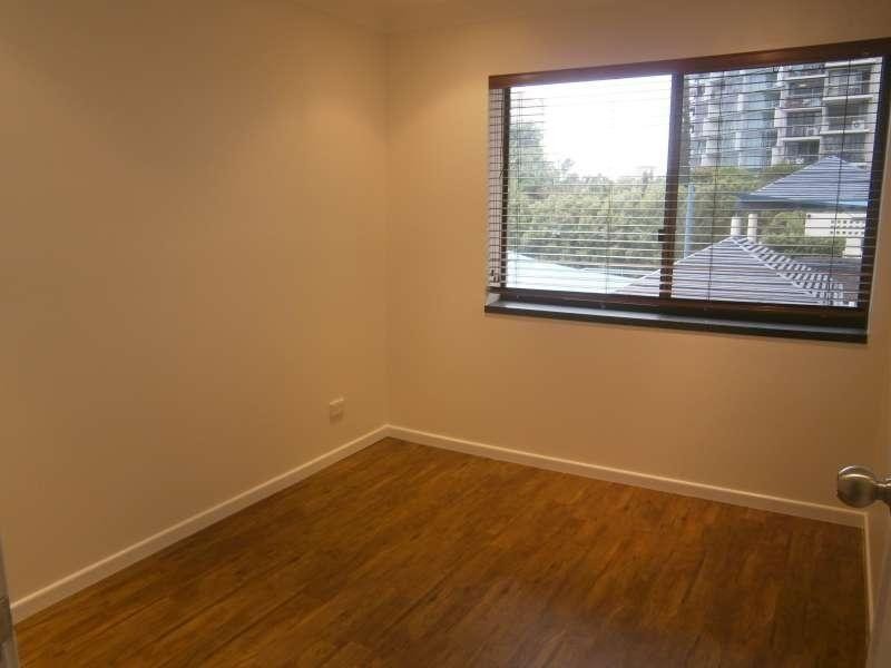 9/41-45 Lambert Street, Kangaroo Point QLD 4169