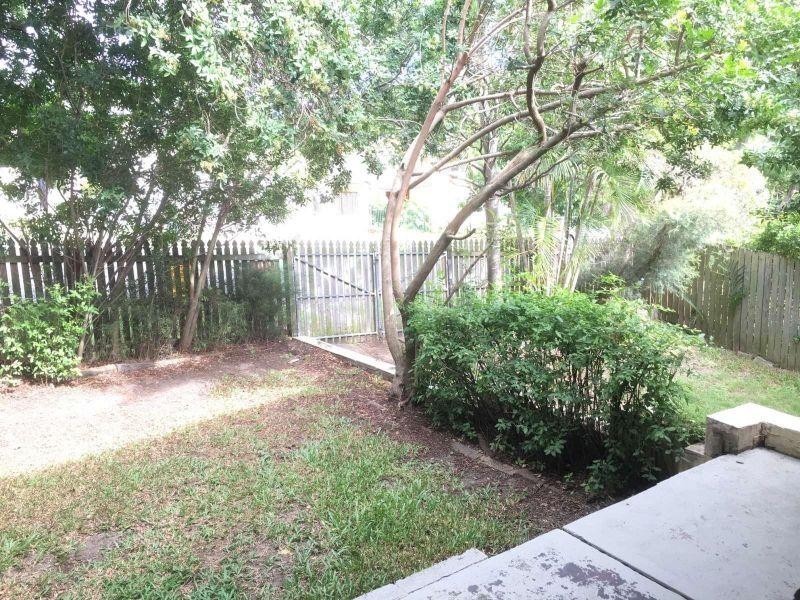 1/162 Harold Street, Holland Park QLD 4121