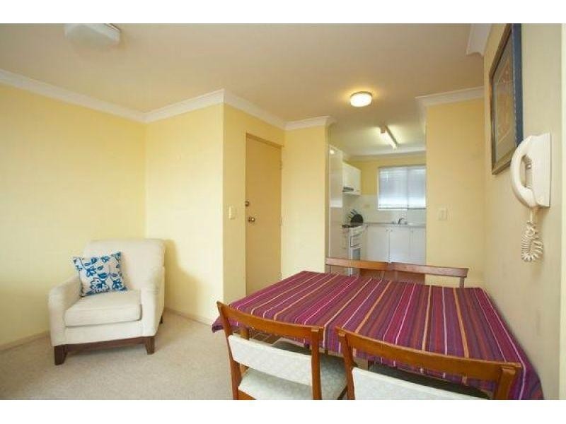 8/127 Wynnum Esplanade, Wynnum QLD 4178