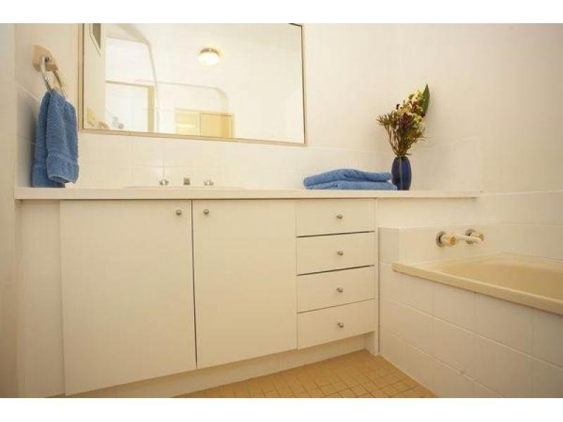 8/127 Wynnum Esplanade, Wynnum QLD 4178