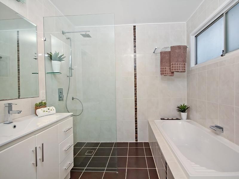 19 St Patrick Avenue, Kuraby QLD 4112