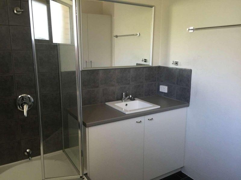 4/302 Cavendish Road, Coorparoo QLD 4151