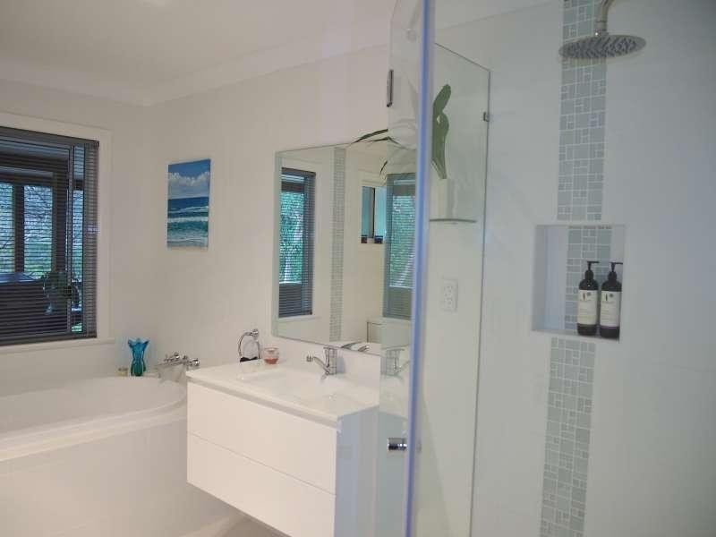 64 Oberon Street, Morningside QLD 4170