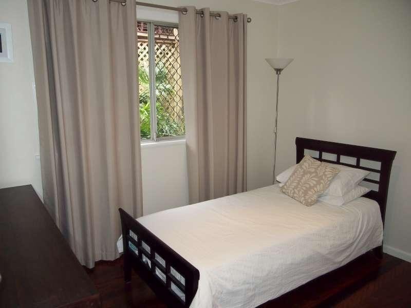 64 Oberon Street, Morningside QLD 4170