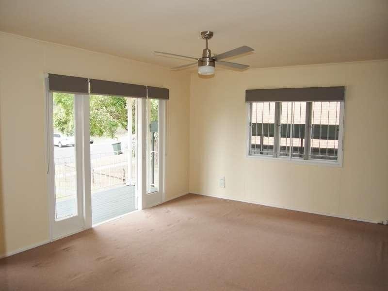 7 Middle Street, Coopers Plains QLD 4108