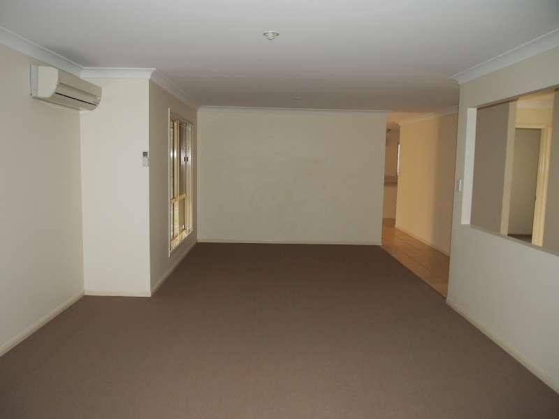 12 Apsley Crescent, Parkinson QLD 4115