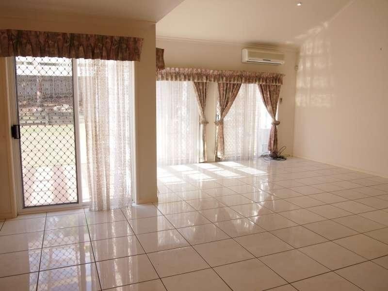 20 Cedar Place, Stretton QLD 4116