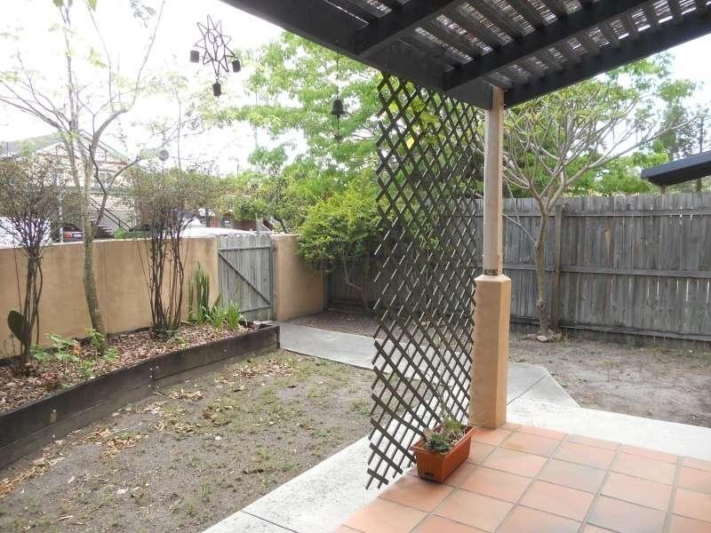 2/125 Chaucer Street, Moorooka QLD 4105