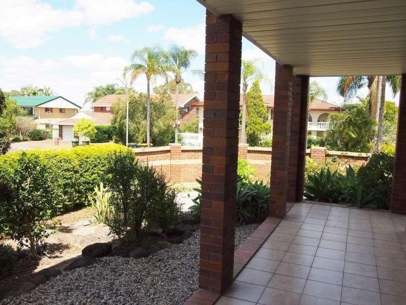 2 Hermitate Street, Eight Mile Plains QLD 4113