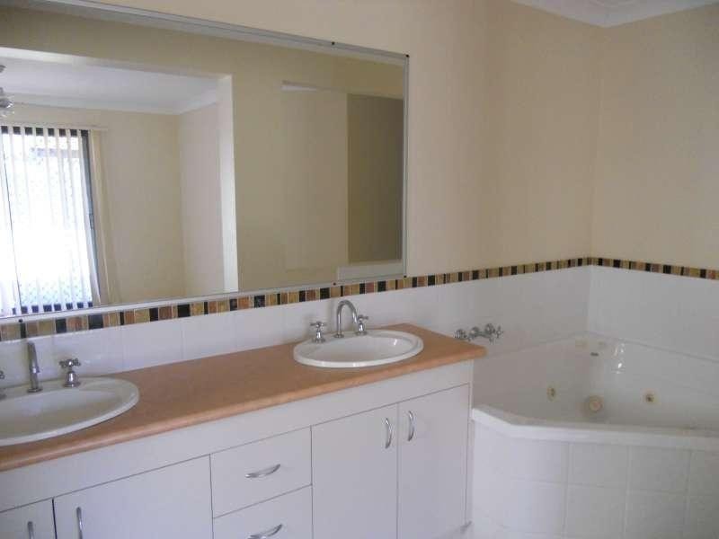 12 Parkhurst Place, Kuraby QLD 4112