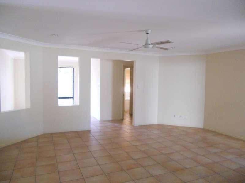 12 Parkhurst Place, Kuraby QLD 4112