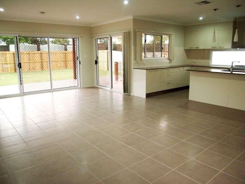 3/7 Oasis Close, Manly QLD 4179