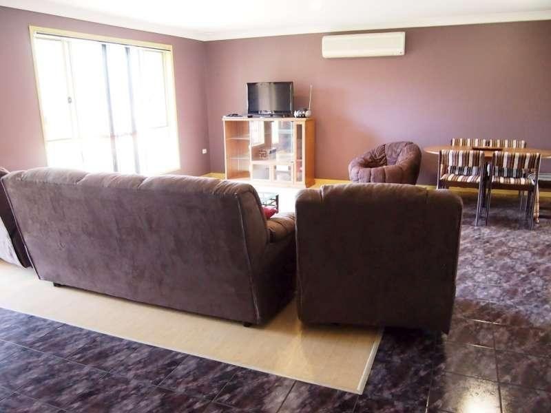 12 Calais Close, Sunnybank Hills QLD 4109