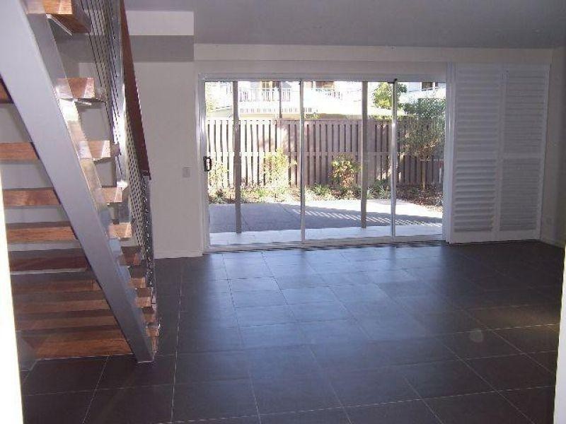 4/34 Barton Road, Hawthorne QLD 4171