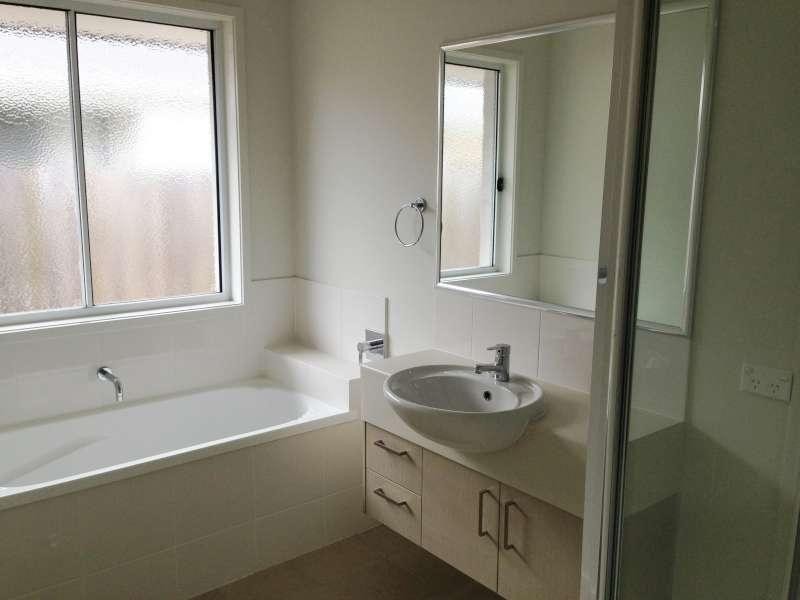 13 Emerson Road, Windaroo QLD 4207