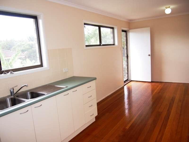 76 Granadilla Street, Macgregor QLD 4109