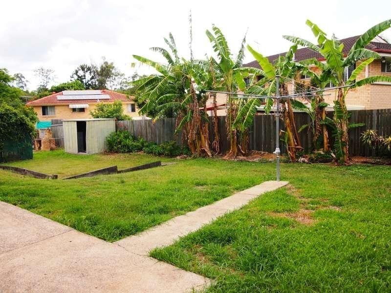 76 Granadilla Street, Macgregor QLD 4109