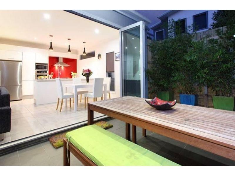 18 McIvor Street, Annerley QLD 4103