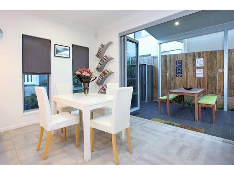 18 McIvor Street, Annerley QLD 4103