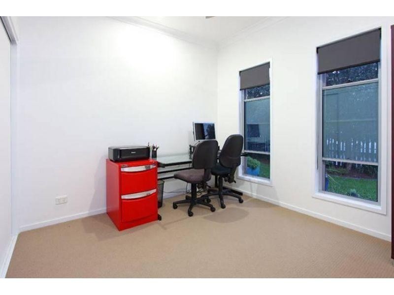 18 McIvor Street, Annerley QLD 4103