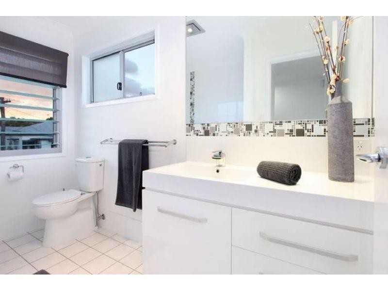 18 McIvor Street, Annerley QLD 4103