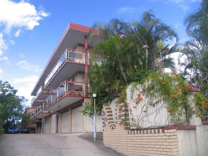 2/381 Old Cleveland Road, Coorparoo QLD 4151