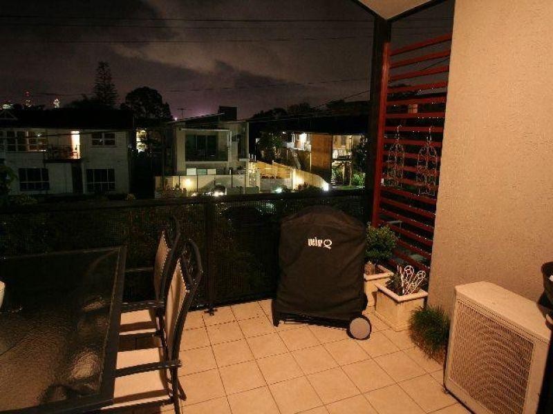 48/11-15 Kitchener Street, Coorparoo QLD 4151