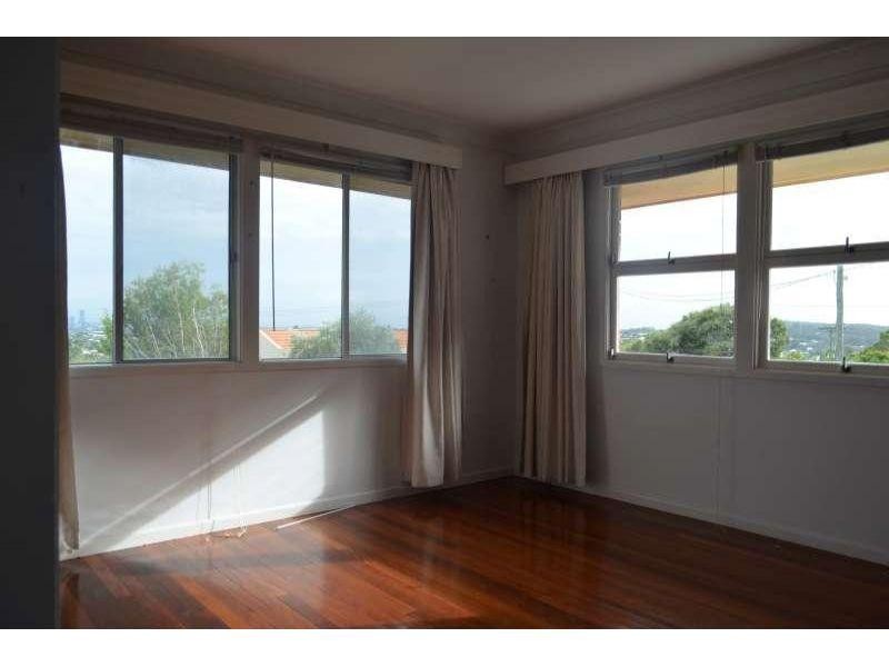 39 Dagmar Street, Holland Park West QLD 4121