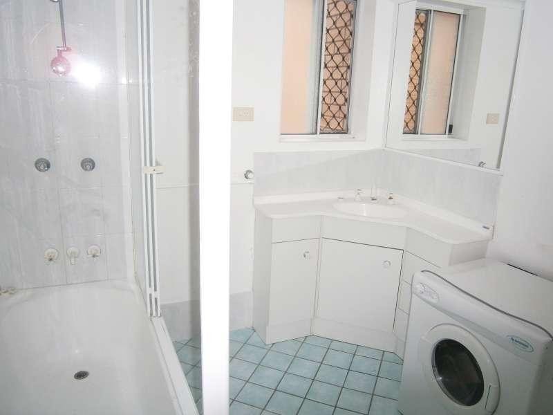 2/41 Mclay Street, Coorparoo QLD 4151