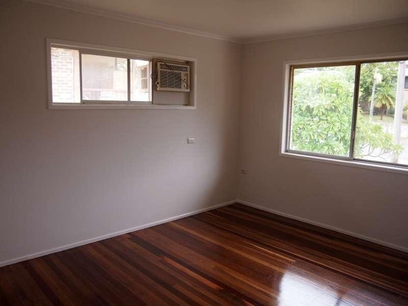 74 Granadilla Street, Macgregor QLD 4109