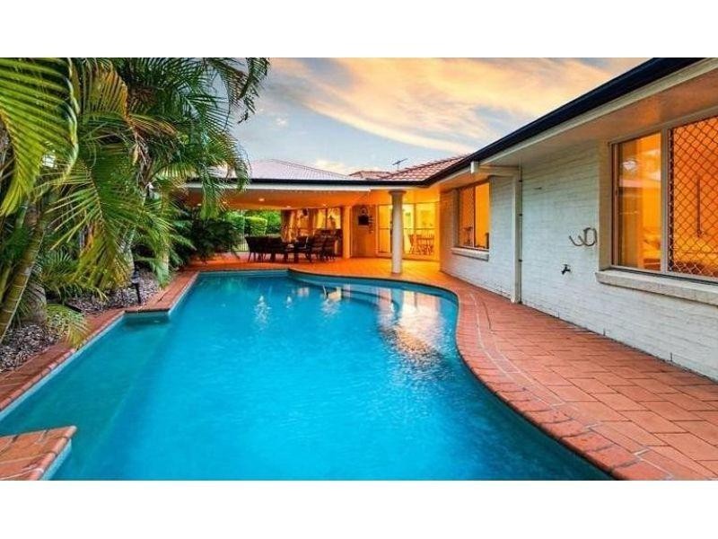 58 Amersham Crescent, Carindale QLD 4152