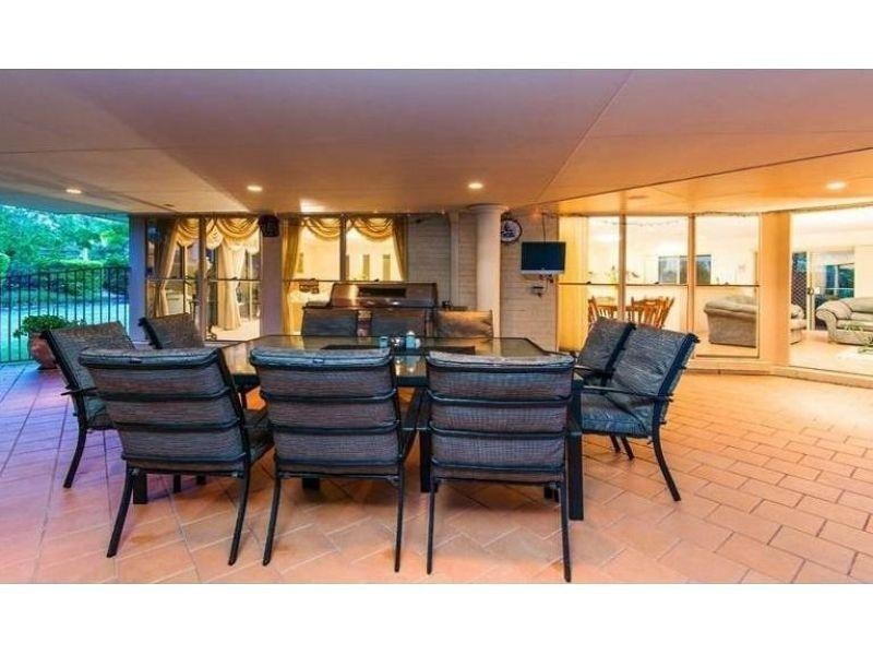 58 Amersham Crescent, Carindale QLD 4152