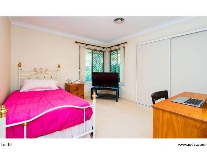 58 Amersham Crescent, Carindale QLD 4152