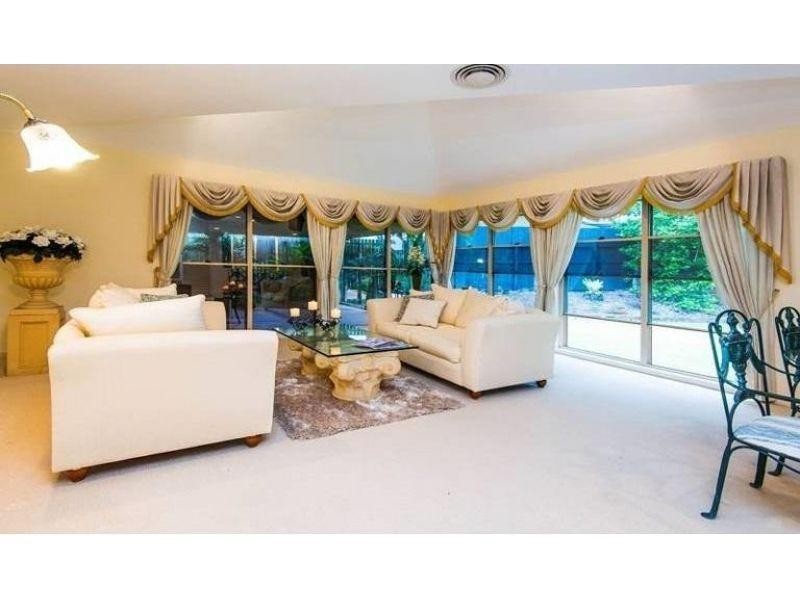 58 Amersham Crescent, Carindale QLD 4152