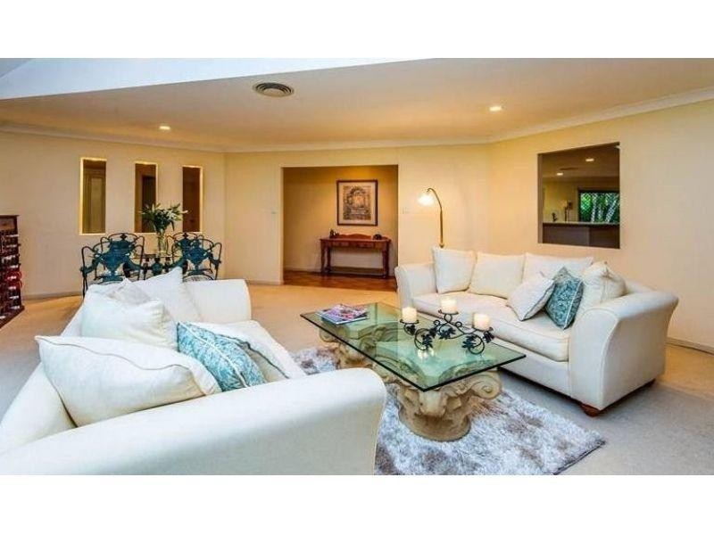 58 Amersham Crescent, Carindale QLD 4152