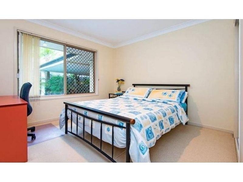 58 Amersham Crescent, Carindale QLD 4152