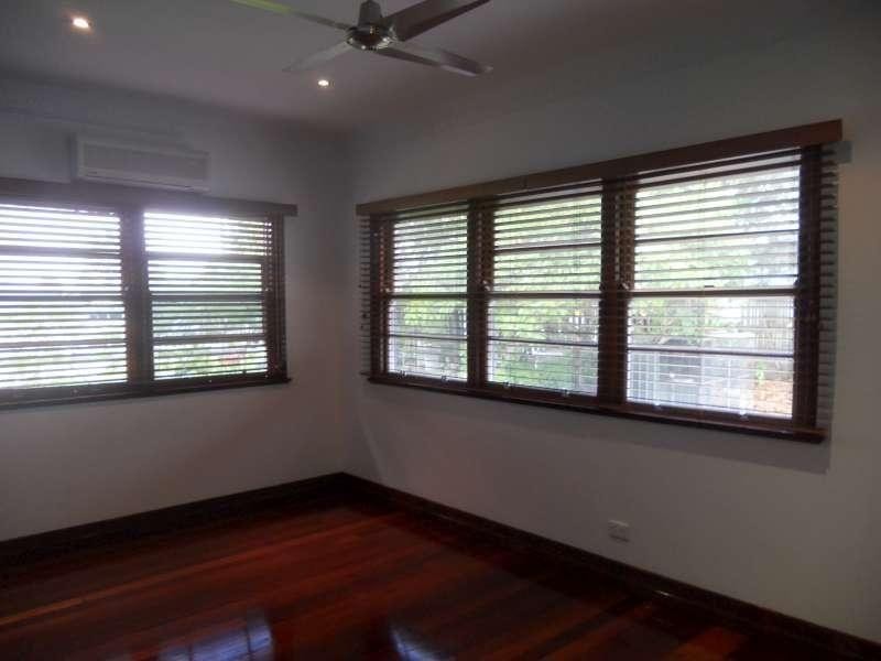 118 Sterculia Avenue, Holland Park West QLD 4121