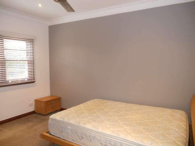 118 Sterculia Avenue, Holland Park West QLD 4121