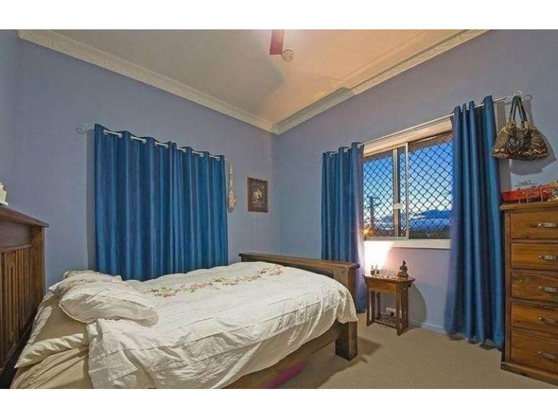 10 Brown Street, Camp Hill QLD 4152